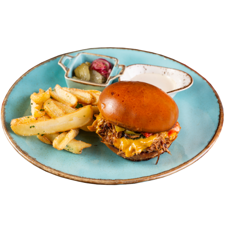 Бургер з рваною куркою, шпинатом та пепероні